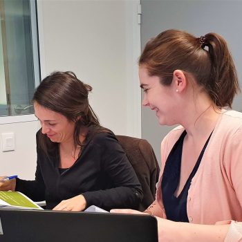 Collaboratrices OGI en train de travailler